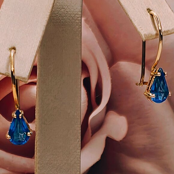 🔥$5/$25 Blue Drop Gold Wire Earrings - Picture 2 of 5